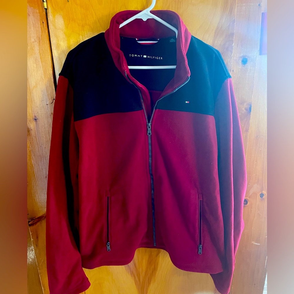 Men’s size Large Tommy Hilfiger zip up fleece. Washed and worn once.